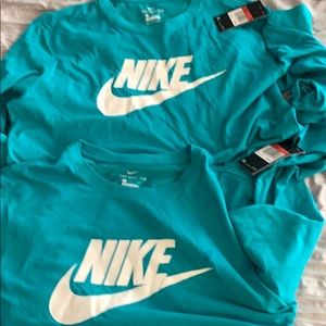 Lot of (2) Men’s Nike L T-shirt